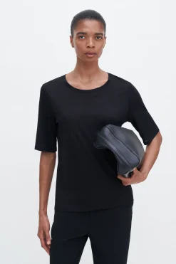 Elena Tee