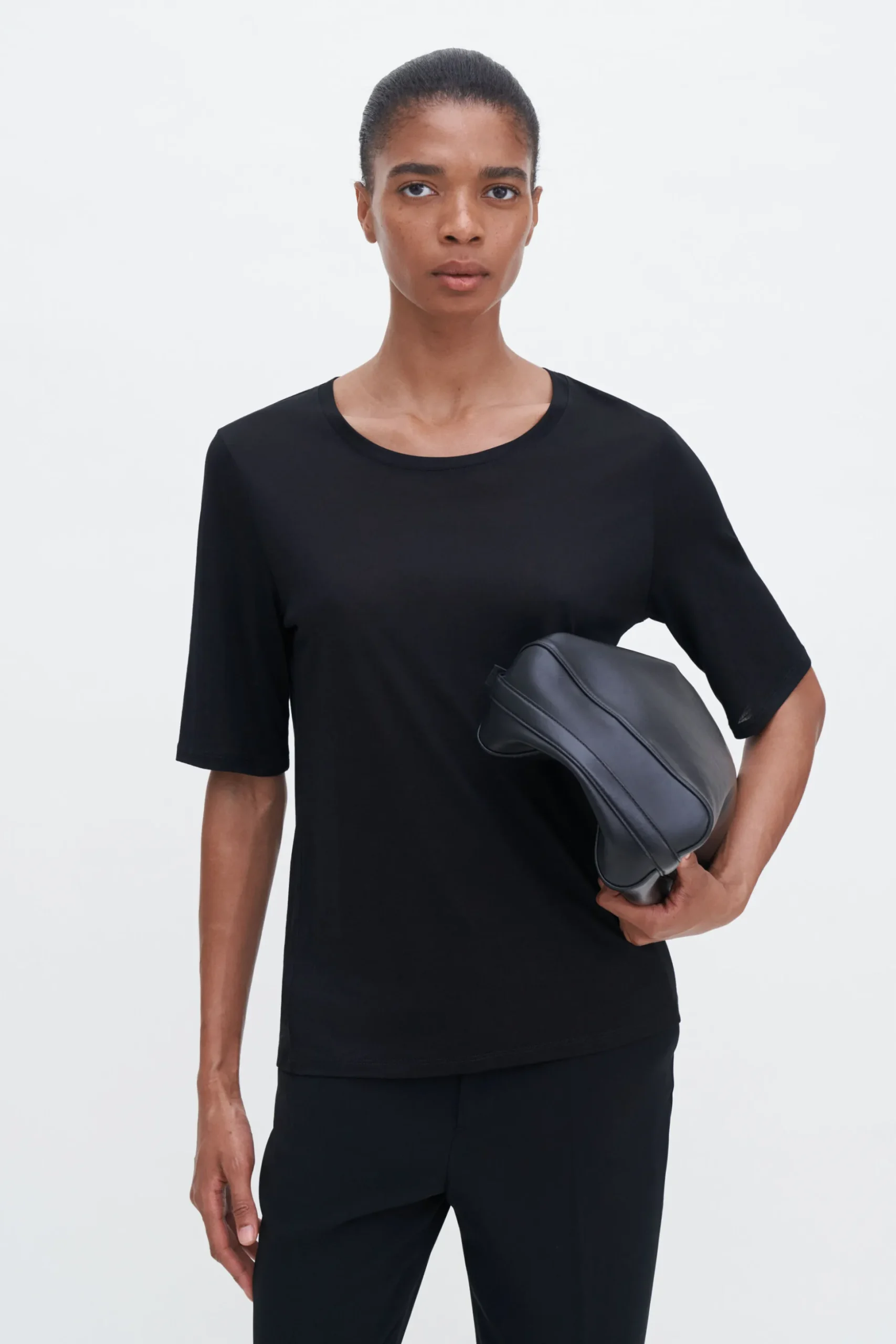 Elena Tee